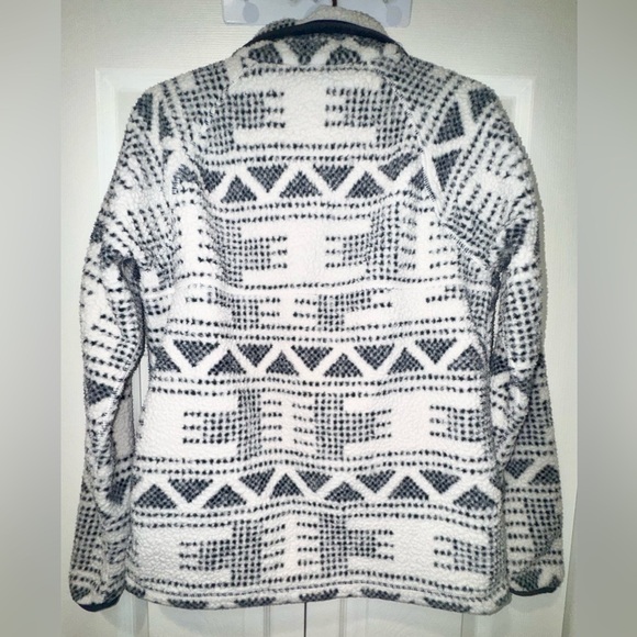 Carhartt WOMEN'S FLEECE SNAP FRONT PULLOVER - RELAXED FIT size XS 0-2 GUC. - Picture 2 of 11